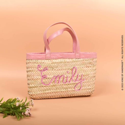 Straw Elegance: Perfect Bridal Gift Handbag!